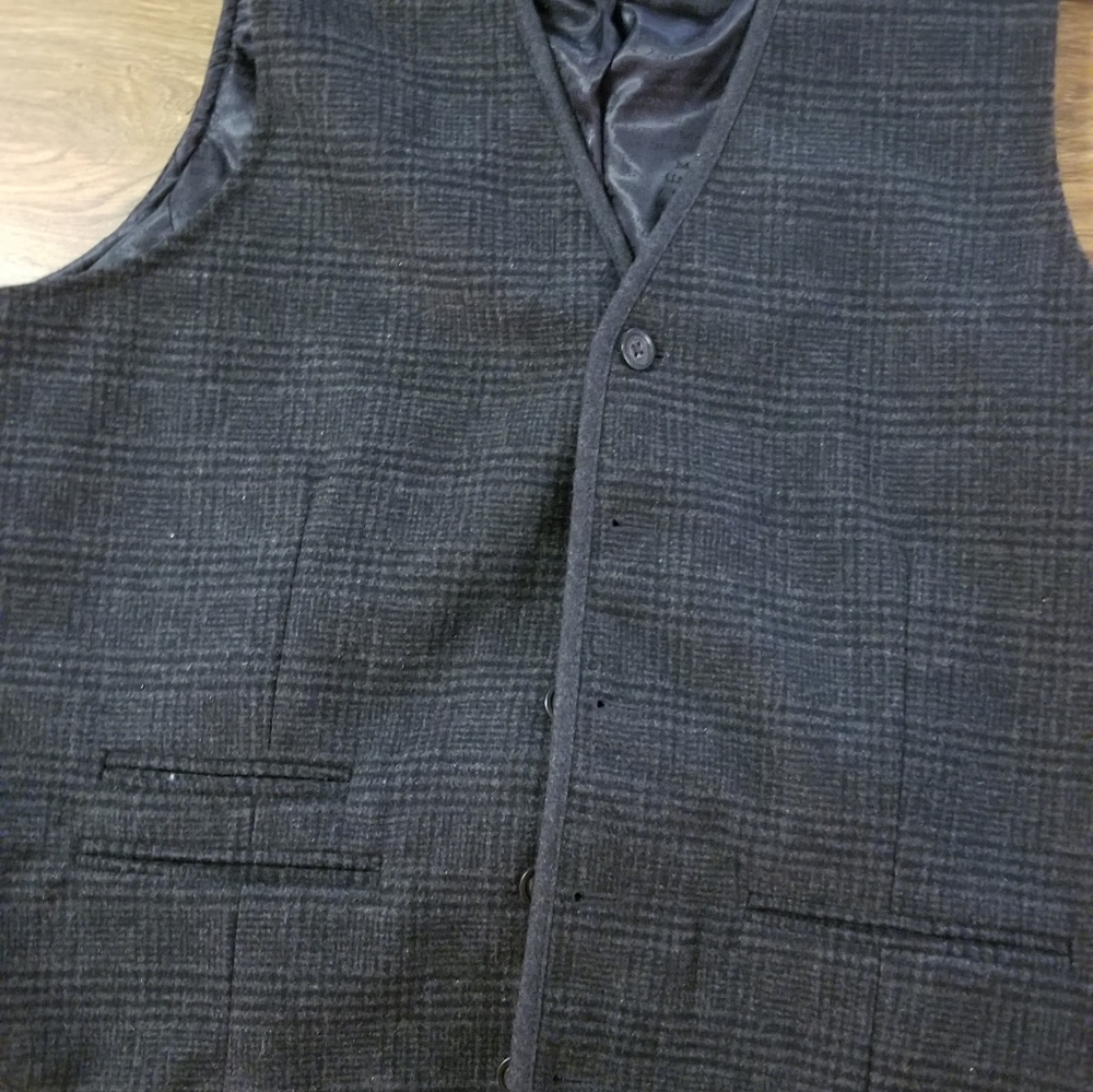 Vest Bundle - Picture 2 of 7